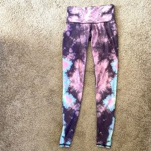 Teeki leggings. Recycled material plus spandex. XS